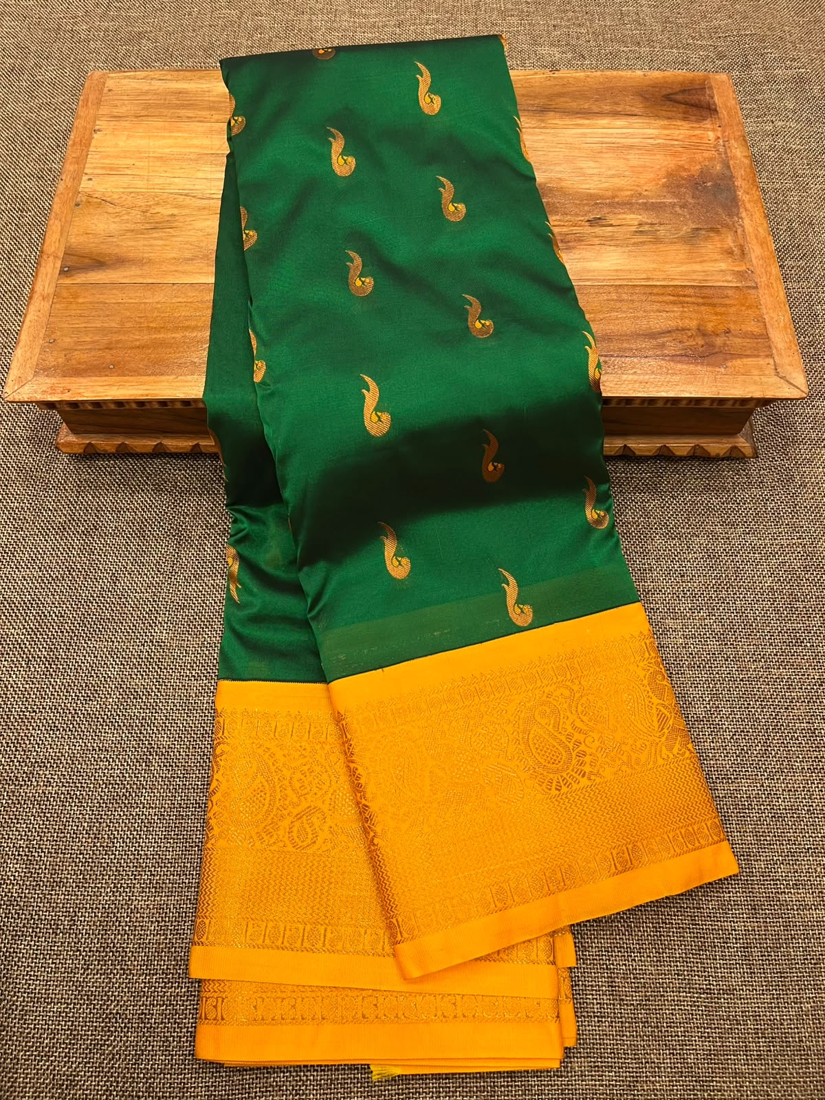 Vasuki Paithani