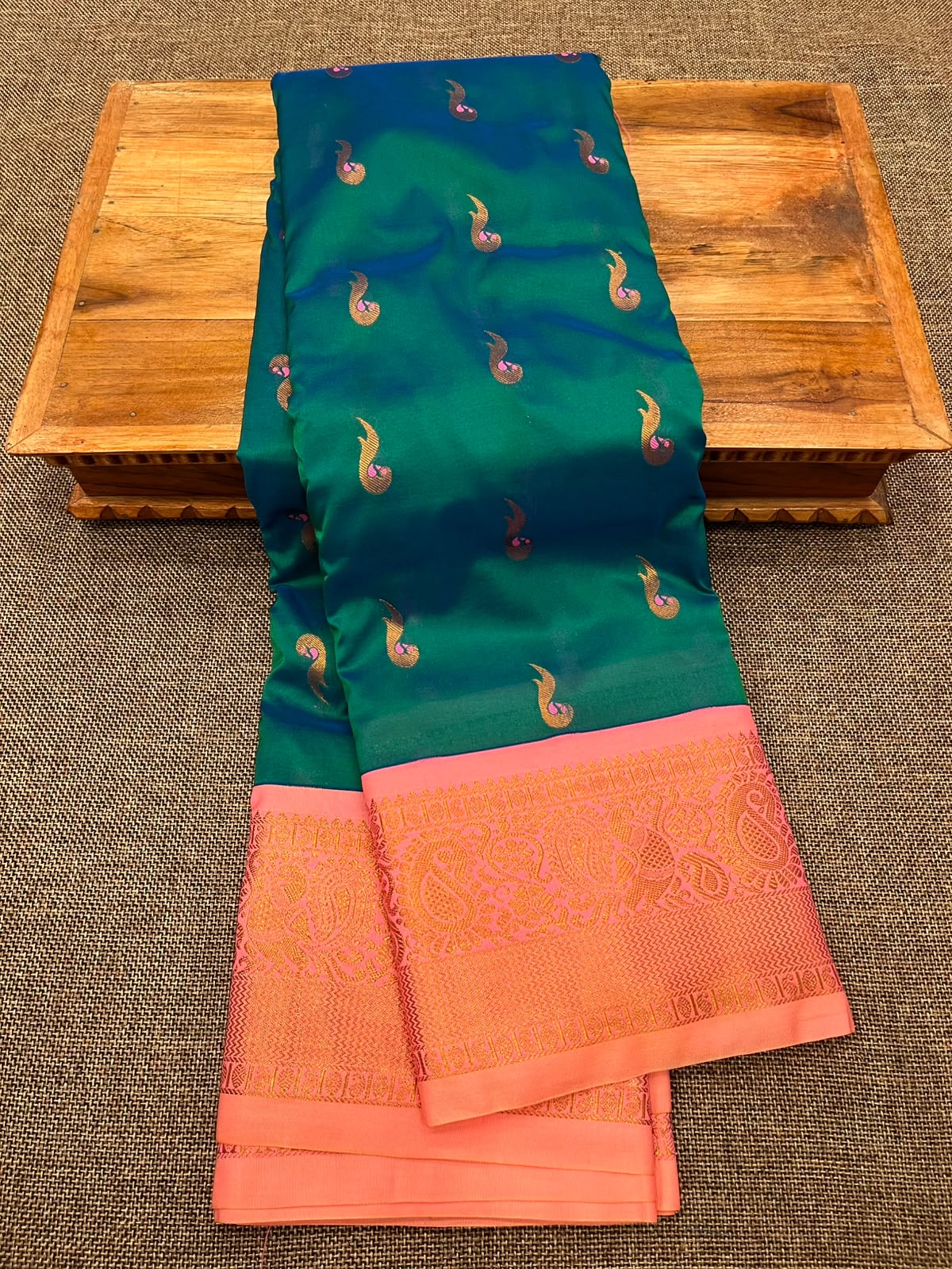 Vasuki Paithani
