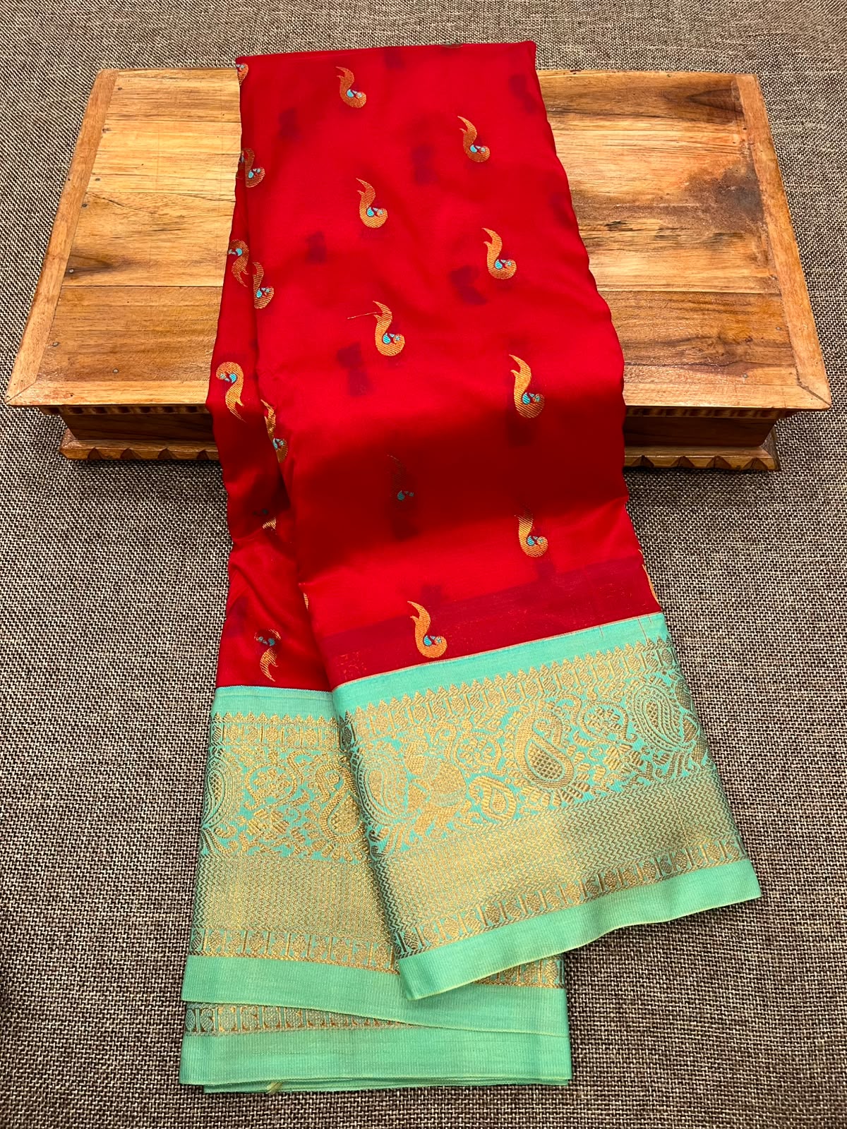 Vasuki Paithani